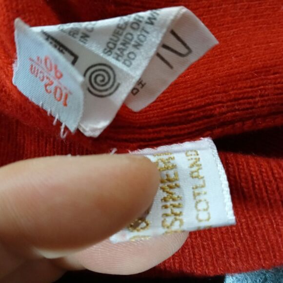 GIVENCHY Gentleman V-neck sweater  - Picture 11 of 12